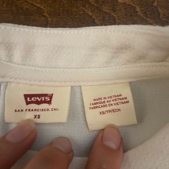 Levi’s White Blouse - Picture 2 of 2